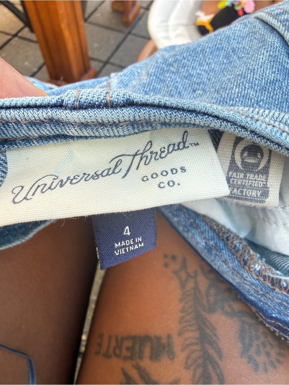 Universal Thread Light Blue High-Rise Women's Jeans